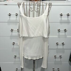 Red Haute ribbed cold shoulder long sleeve top, size M